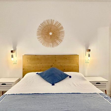 Meda Chica Apartment Roses Ngoại thất bức ảnh